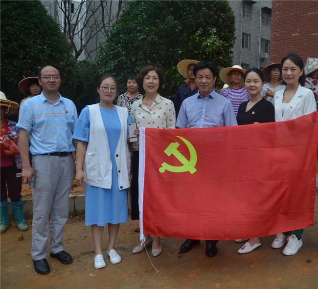 炎炎夏日送清涼，點滴關懷暖人心——城投集團各黨支部開展“送清涼”慰問一線員工活動